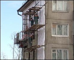 Медведев призвал регионы создать списки домов для капремонта