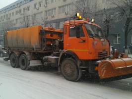 В ночь с 27 на 28 ноября в очистке городских дорог от снега было задействовано 43 единицы спецтехники