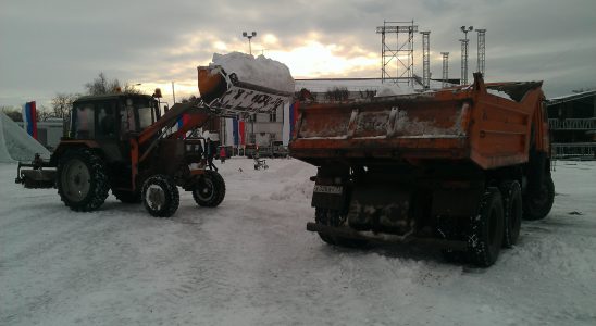 Ульяновские предприятия совместно с МБУ «Дорремстрой» ликвидируют последствия снегопада