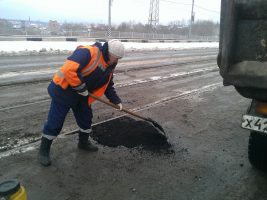 Сегодня днём ямочный ремонт дорог ведётся во всех районах Ульяновска