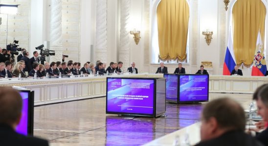 Минстрой России проработает меры по созданию постоянно действующих механизмов расселения аварийного жилья