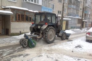 Сергей Гигирев потребовал очистить дворы от наледи