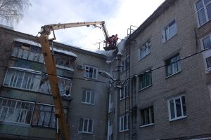 Ульяновские коммунальщики очистили от снега 150 кровель