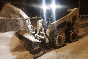 Ночью улицы Ульяновска очищали 148 единиц спецтехники